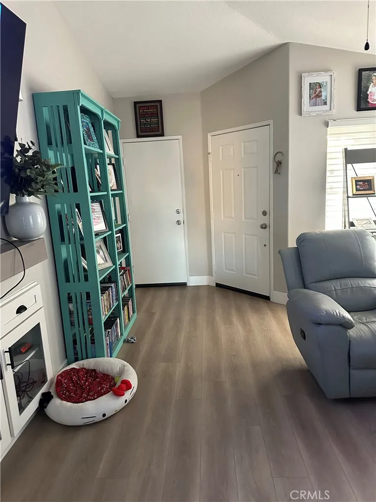 26738 Silver Oaks Drive, Murrieta, California 92563 home-pic-2